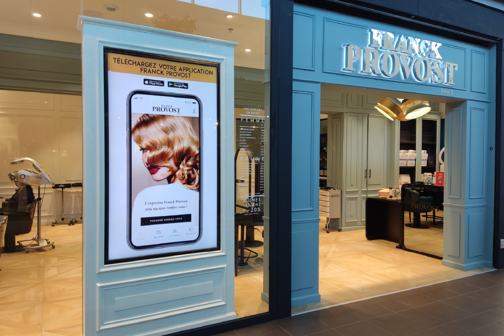 Photo écran vitrine salon de coiffure Franck Provost - Affichage dynamique